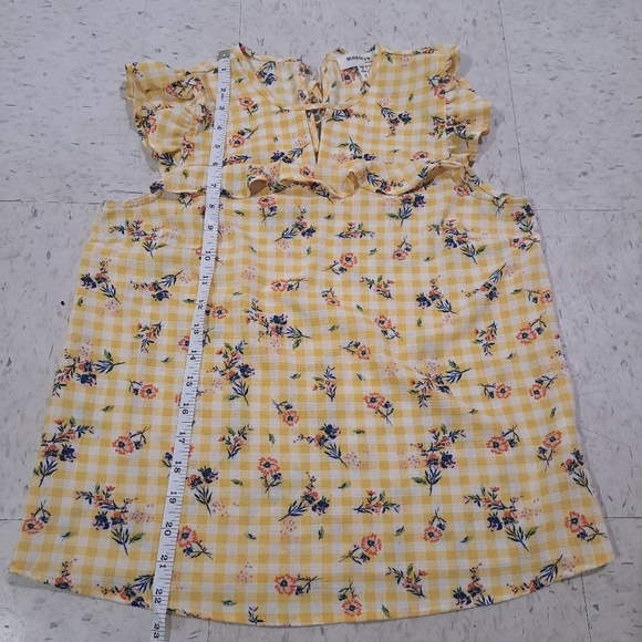 Monteau | yellow white picnic pattern with flowers cottagecore shirt - Picture 9 of 10